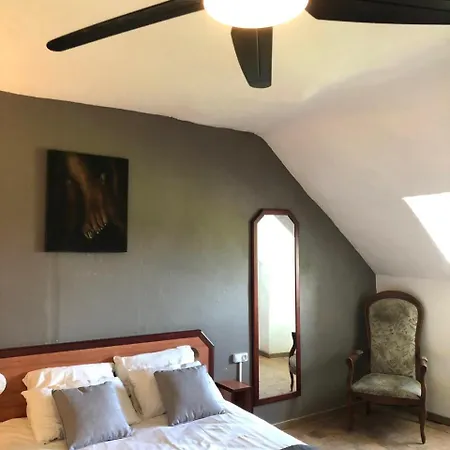 - Les Combles Du Chateau Des Marais - Avec Vue Sur Le - Pour 2 A 5 Personnes Apartmán Saint-Philbert-de-Grand-Lieu