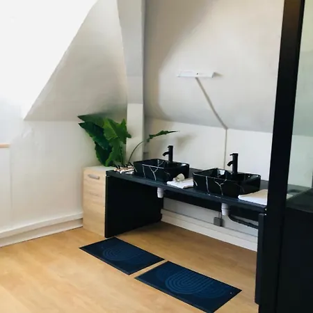 - Les Combles Du Chateau Des Marais - Avec Vue Sur Le - Pour 2 A 5 Personnes Apartmán