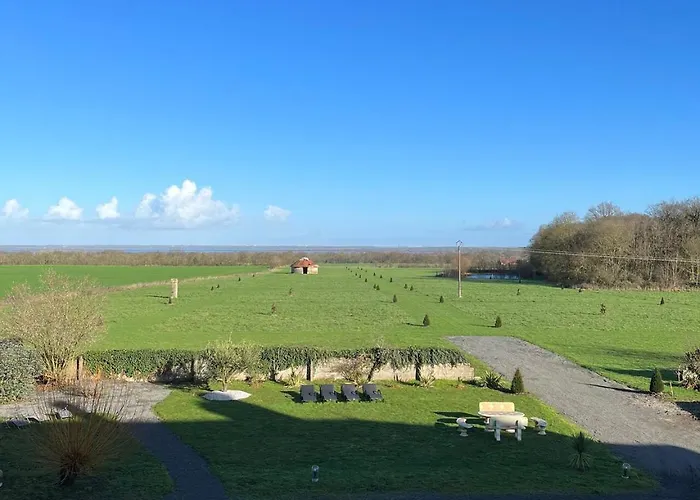 Apartamento - Les Combles Du Chateau Des Marais - Avec Vue Sur Le - Pour 2 A 5 Personnes Saint-Philbert-de-Grand-Lieu