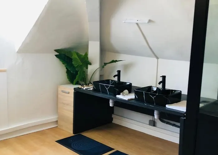 - Les Combles Du Chateau Des Marais - Avec Vue Sur Le - Pour 2 A 5 Personnes Apartamento